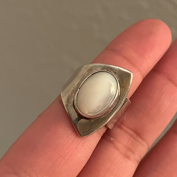 SALE VTG sterling silver mother of pearl adjustable ring - Picture 1 of 4